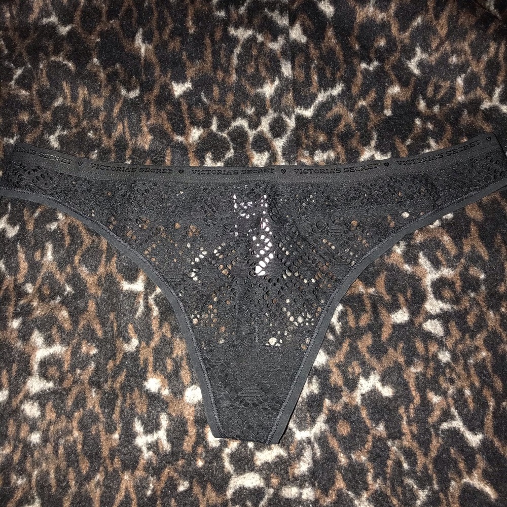 Lace thong